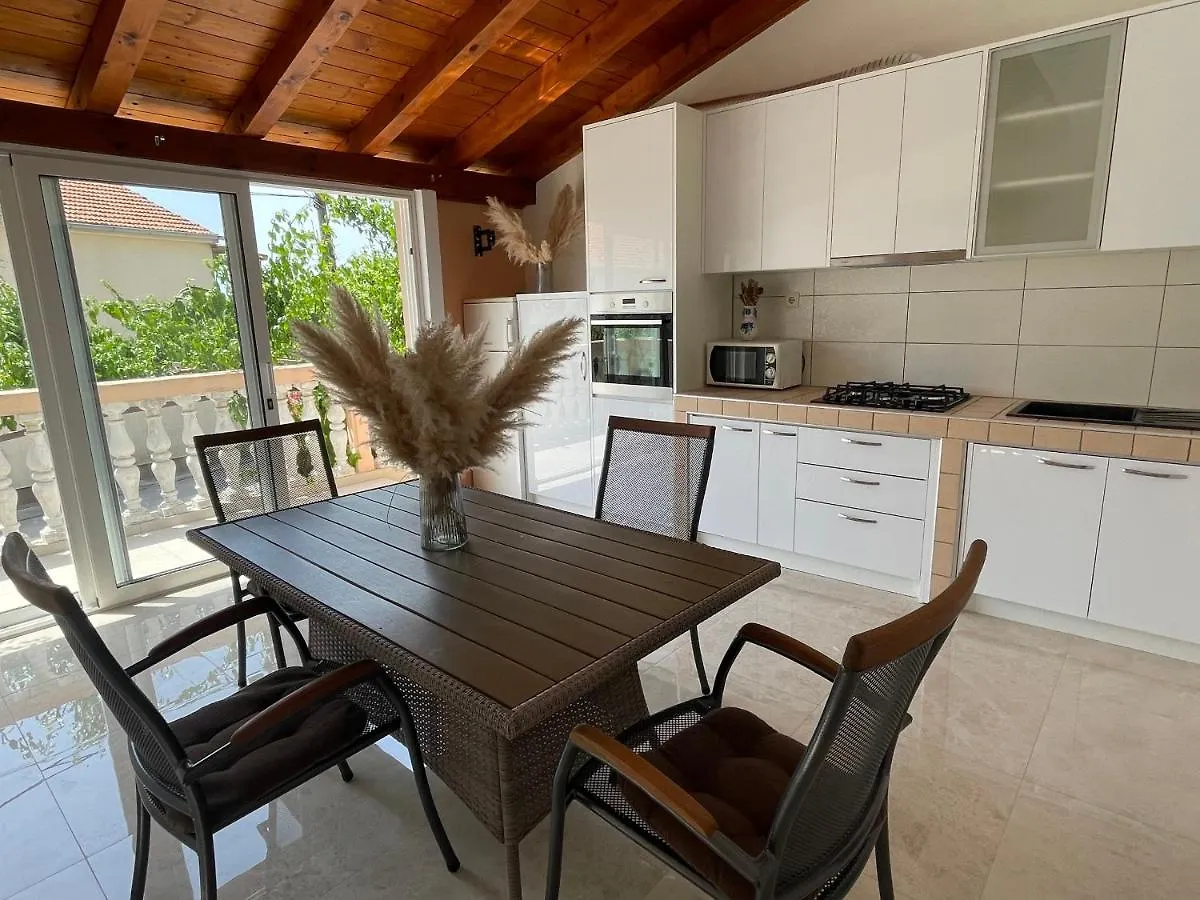 Apartments Iva Pakoštane Pensjonat