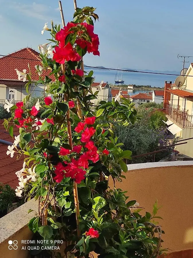 Pensjonat Apartments Iva Pakoštane