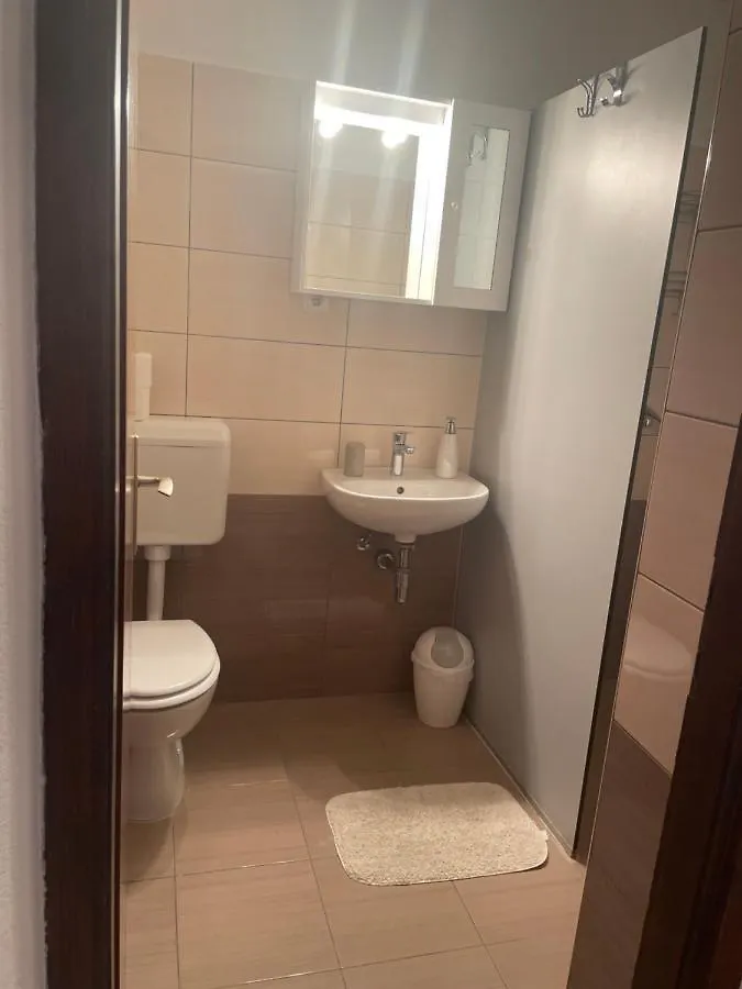 Apartments Iva Pakostane Guest house