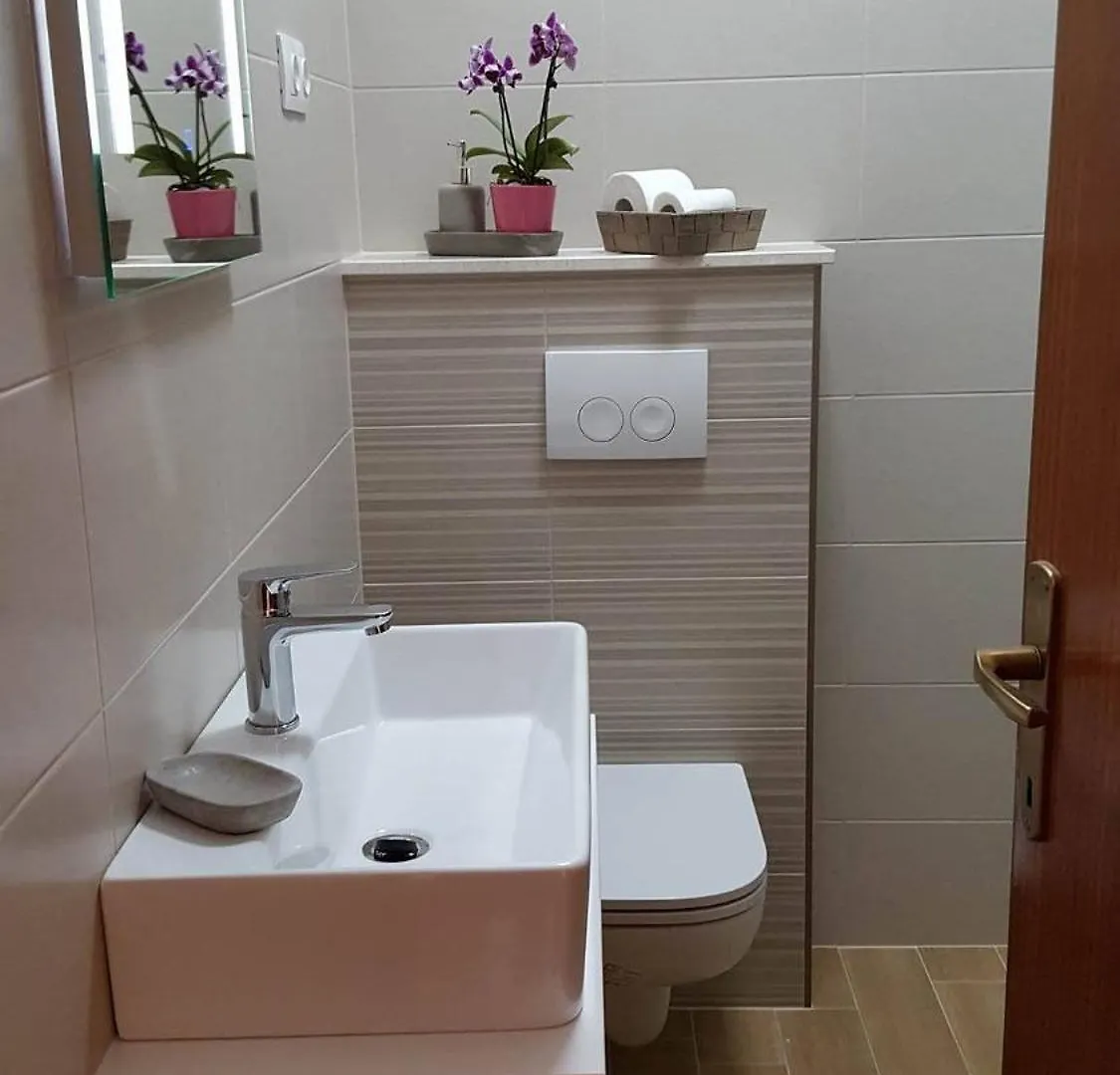 Pensjonat Apartments Iva Pakoštane