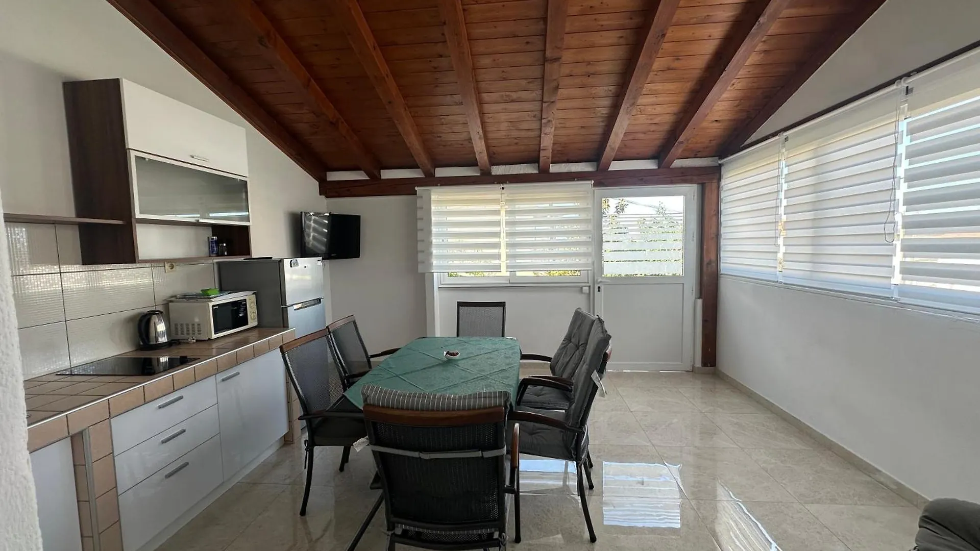 Apartments Iva Pakostane Guest house