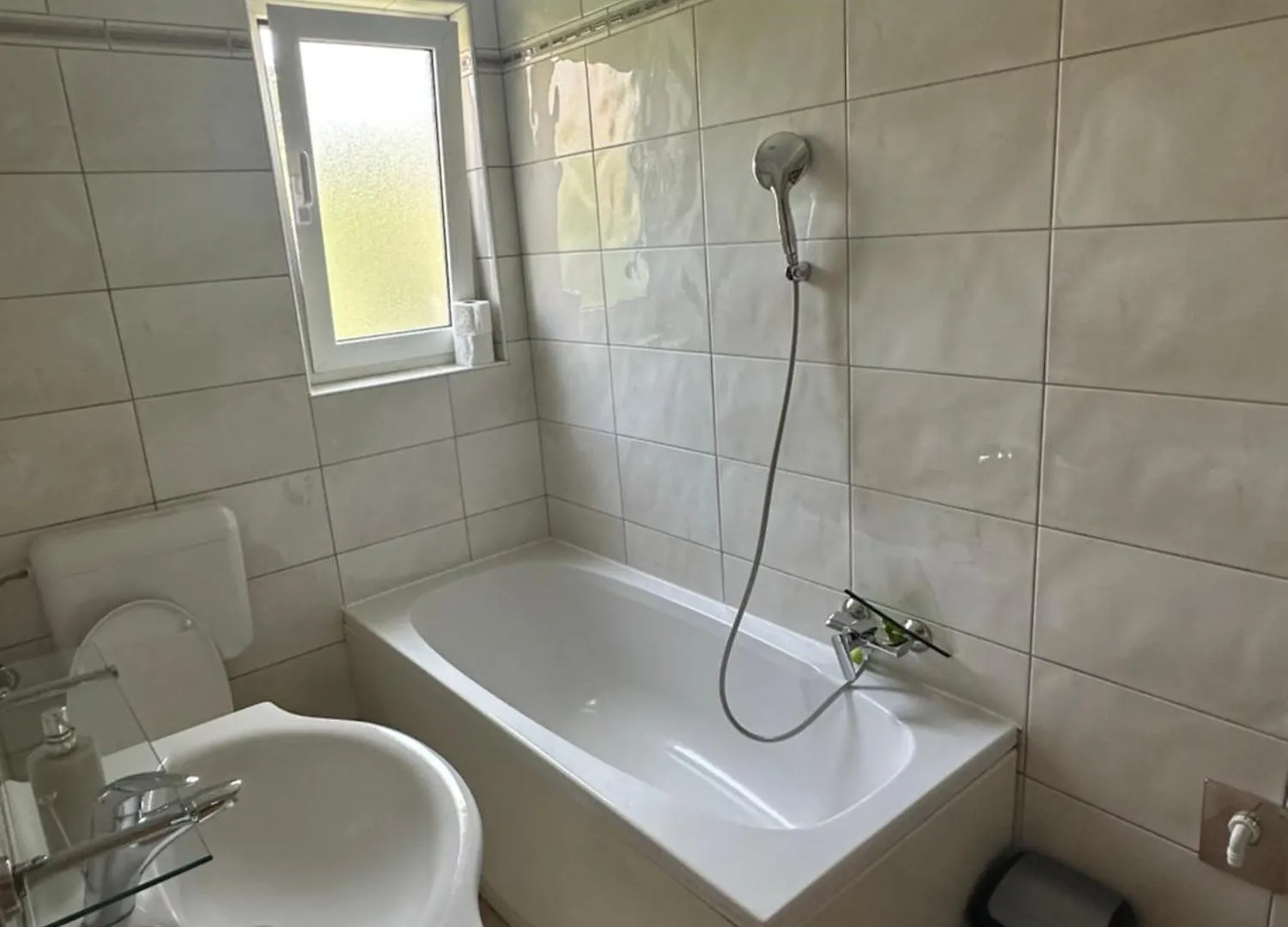 Apartments Iva Pakostane Guest house