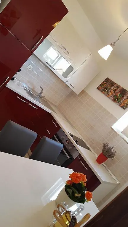 Guest house Apartments Iva Pakostane