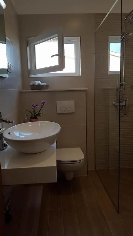 Pensjonat Apartments Iva Pakoštane