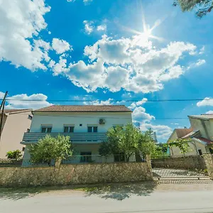 Apartament Brekalo